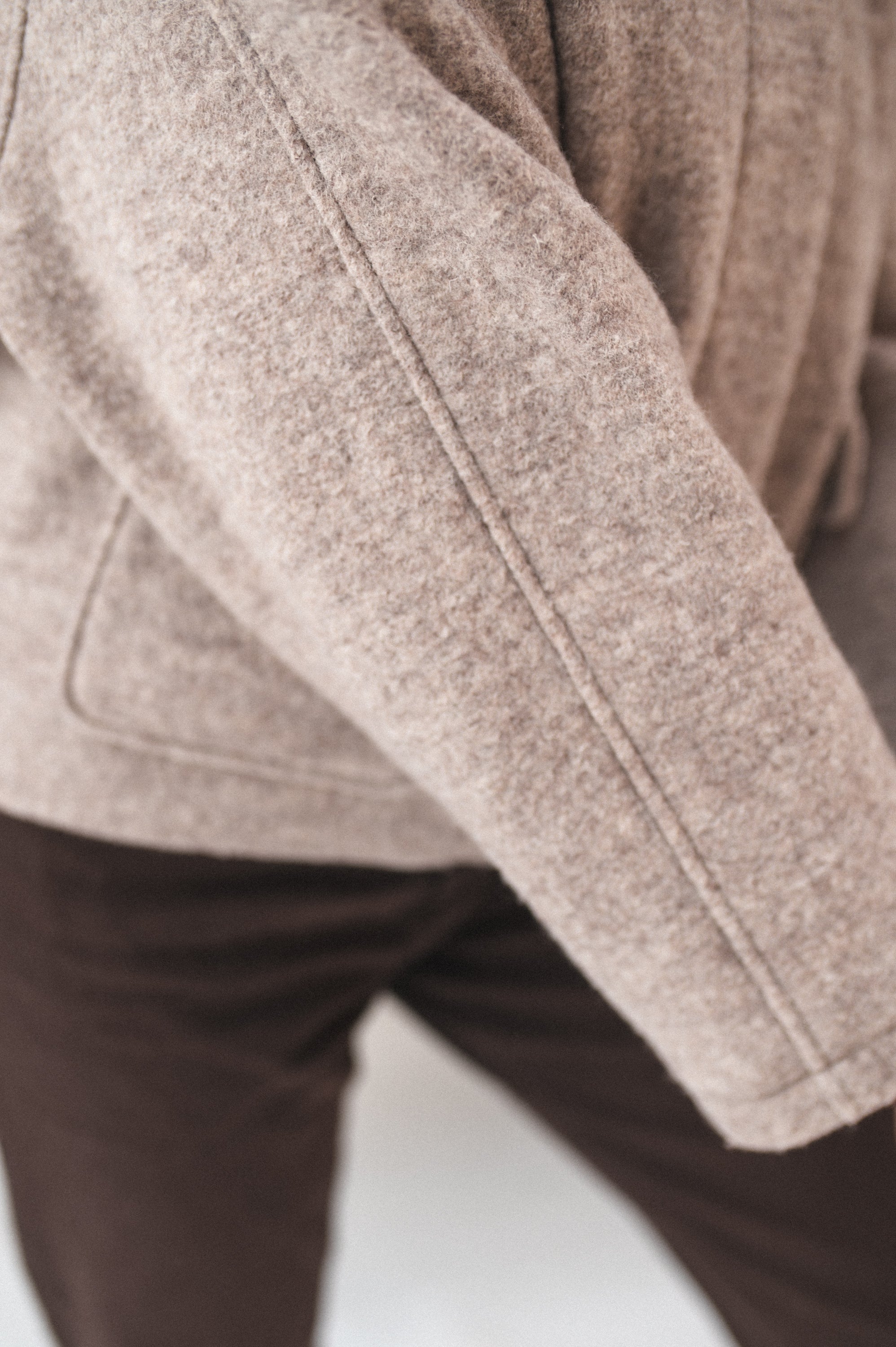 Kurtka VIRGIN WOOL z haftowanymi kieszeniami