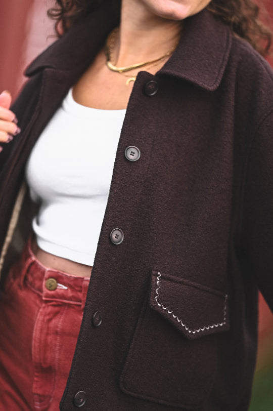 Kurtka z haftowanymi kieszeniami MARRON