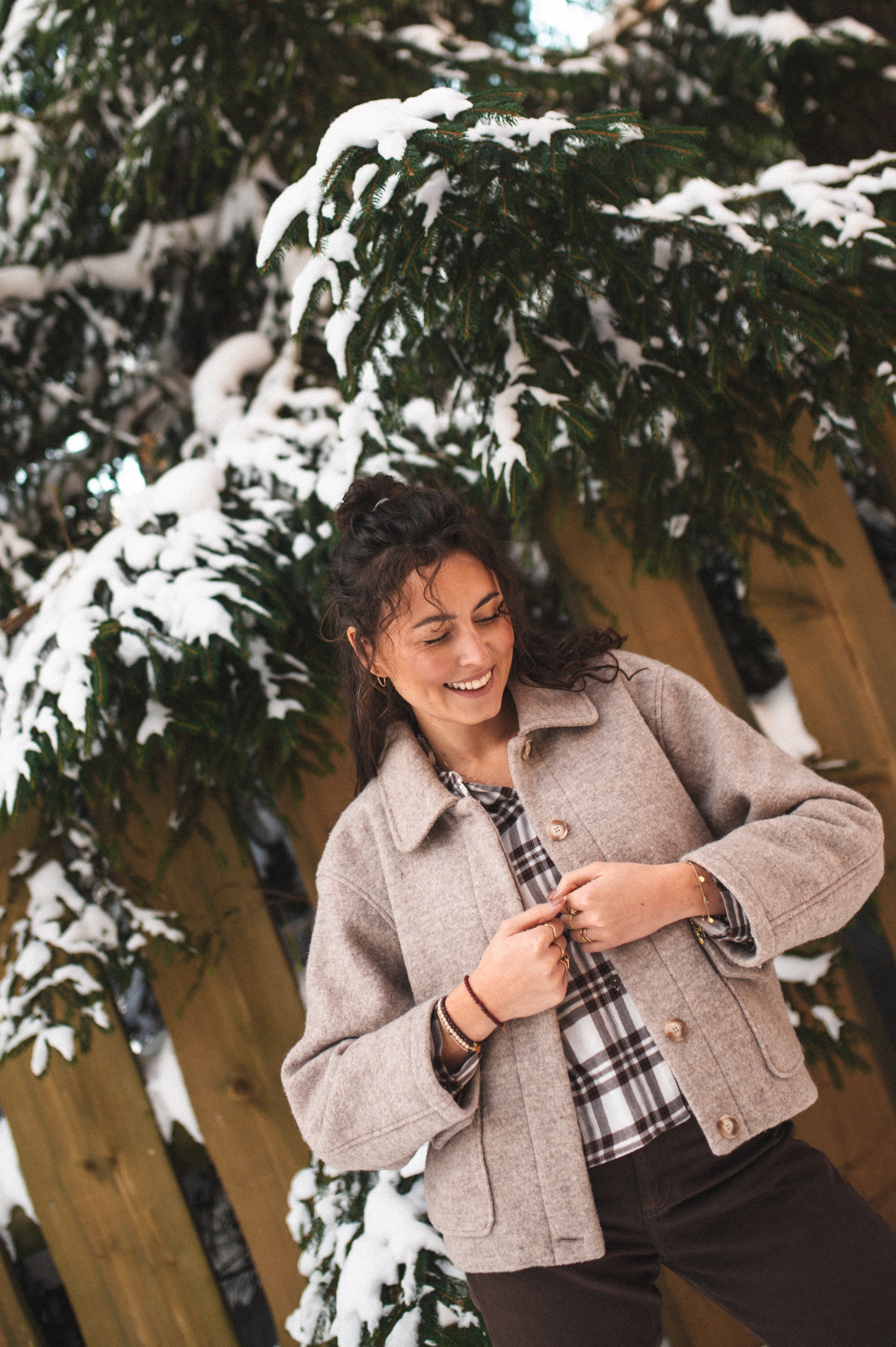 Kurtka VIRGIN WOOL z haftowanymi kieszeniami