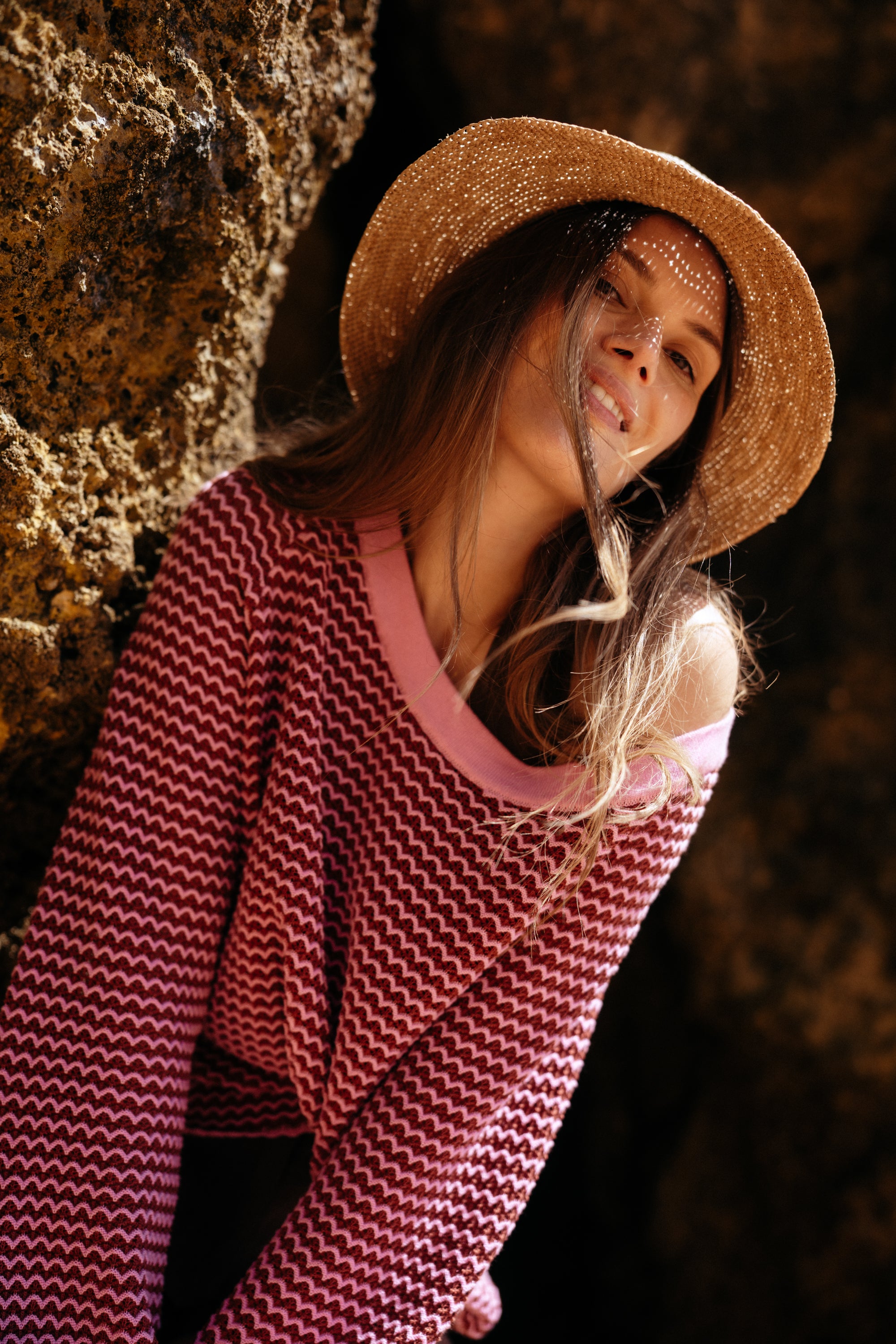 Sweter ażurowy LAGOS ROSA