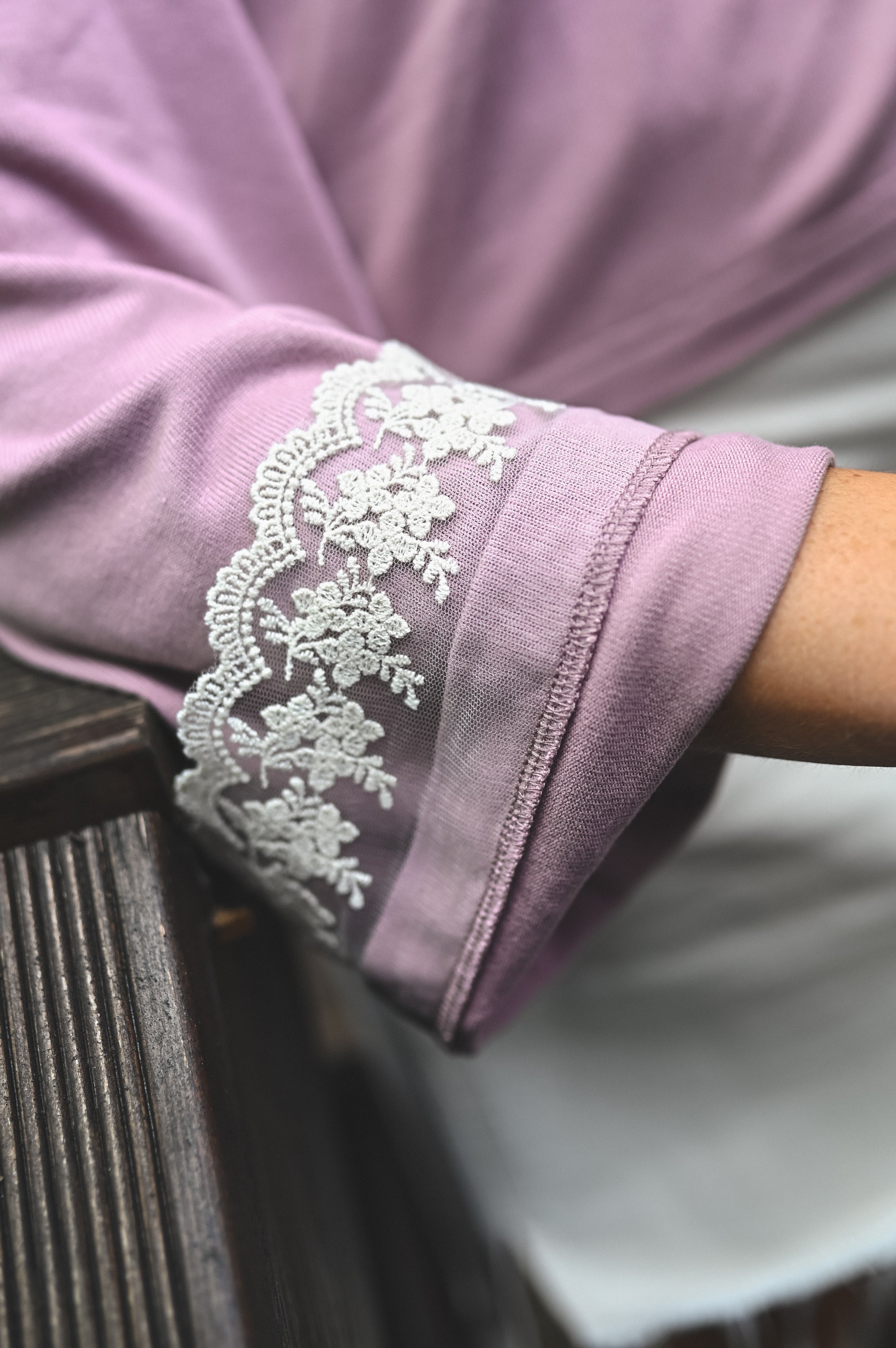 Sweterek PILAR PUNTILLA